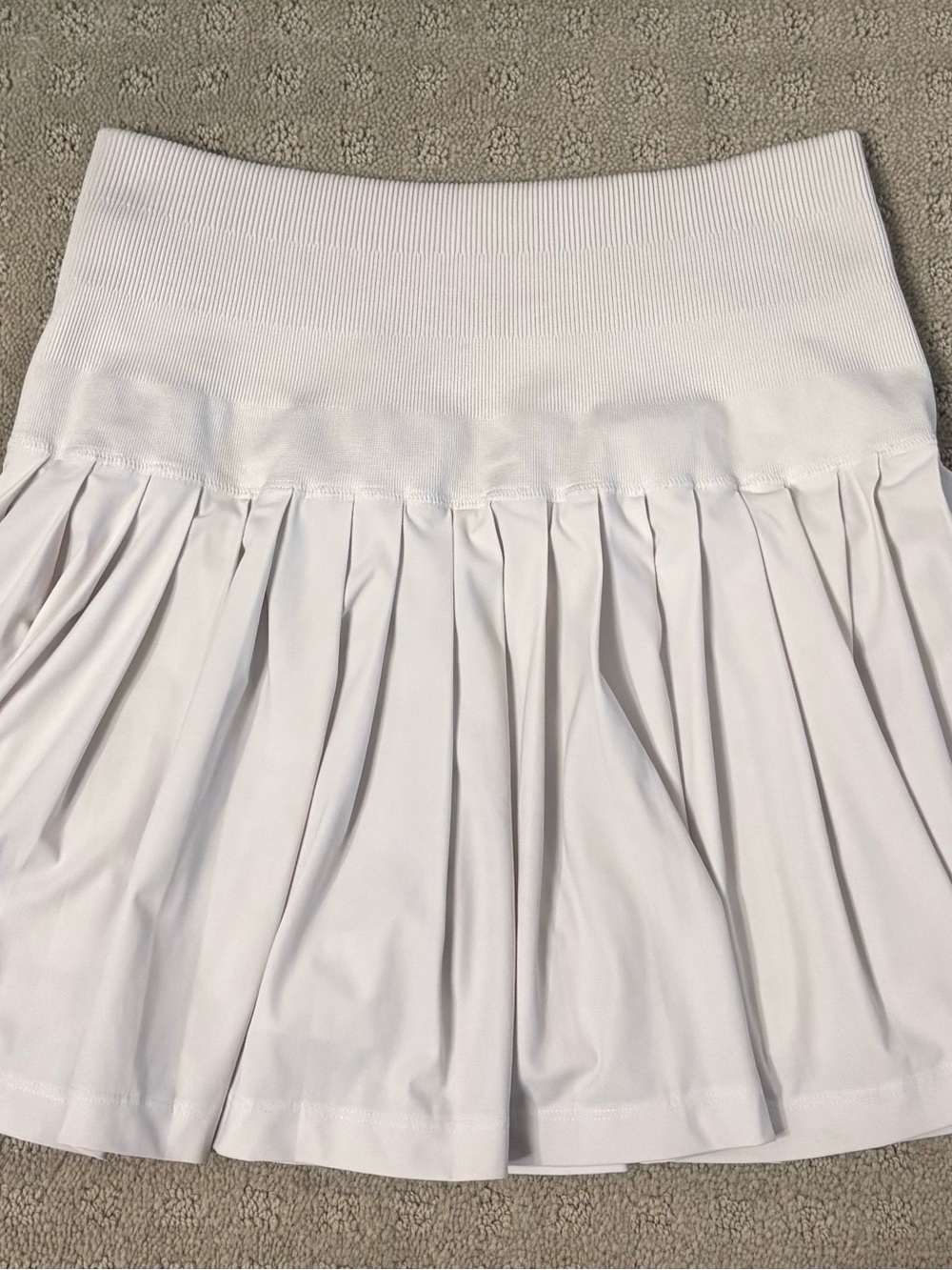 Wilson Midtown Skirt Sz Small color: Sandrift